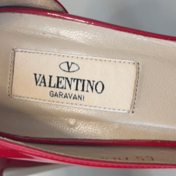 Valentino Red Bow Peep Toe Patent Leather  Pumps- Size 37 6.5 (US) - Picture 3 of 8